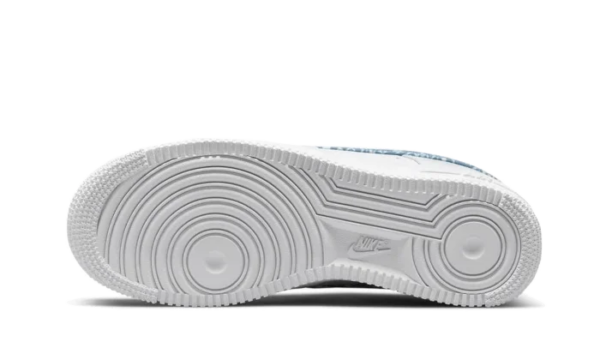 07 Essential White Worn Blue Paisley