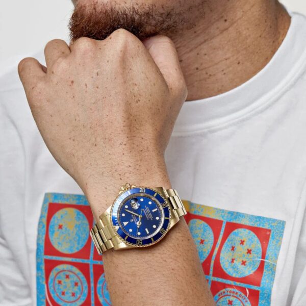 Submariner watch