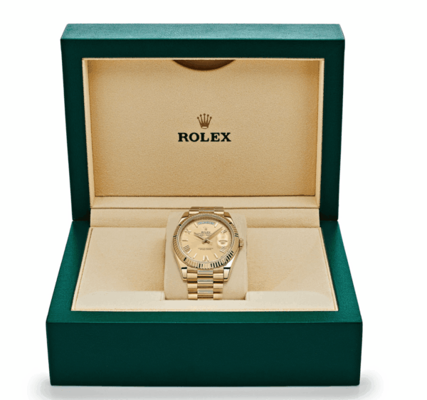 Day-date yellow gold champagne roman dial 40mm