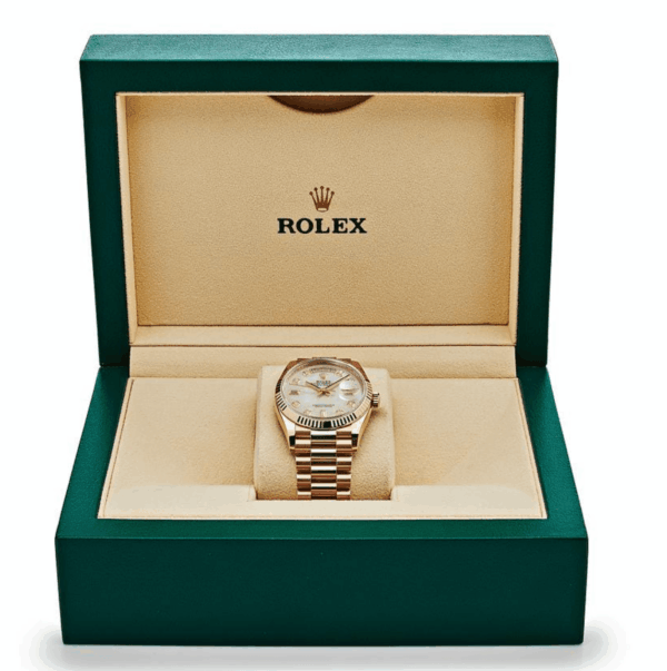 Day-date rose gold mother of pearl diamond dial 36mm