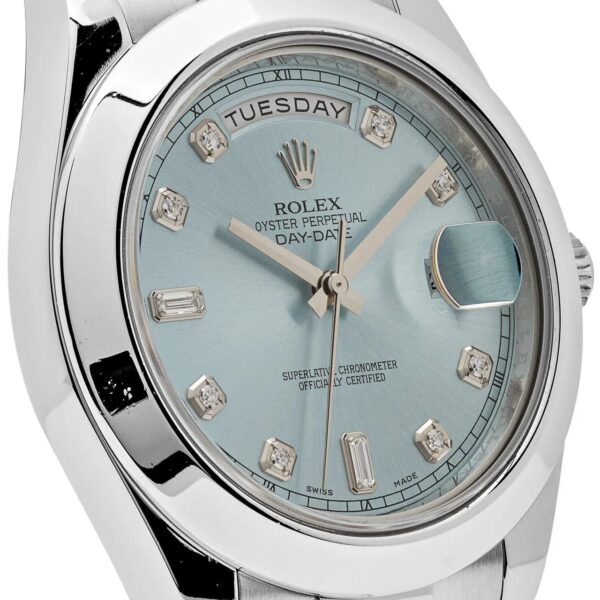 Day-date watch