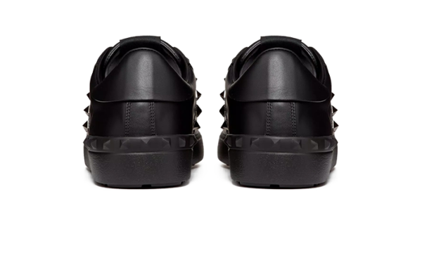 BLACK TIPS