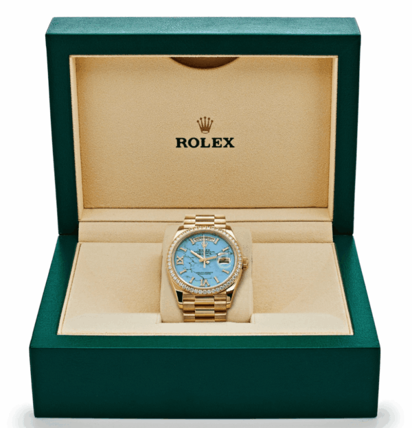 Day-date yellow gold turquoise diamond dial 36mm