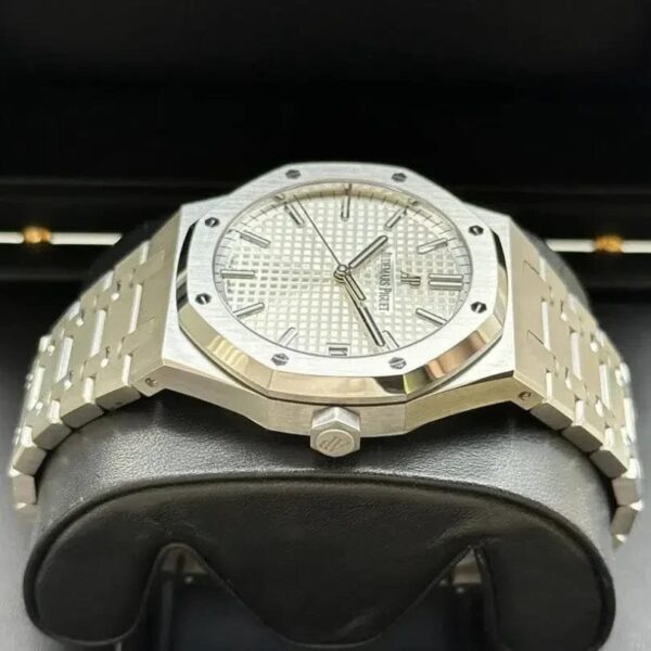 Royal Oak Offshore “White” 15400 ADP006