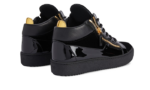 Kriss black
