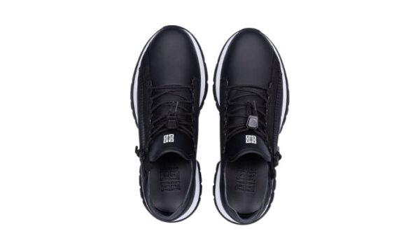 BALCK WRITE WHITE