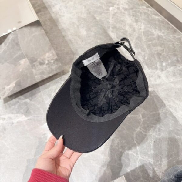 Cap