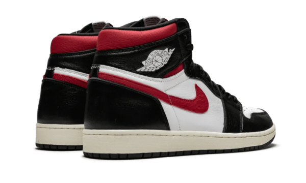 Black Gym Red