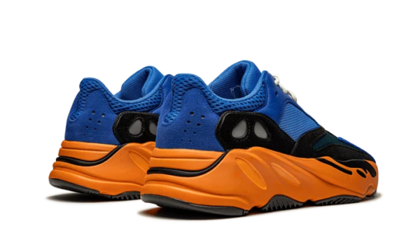 700 Bright Blue