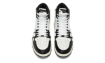 Skel black white high