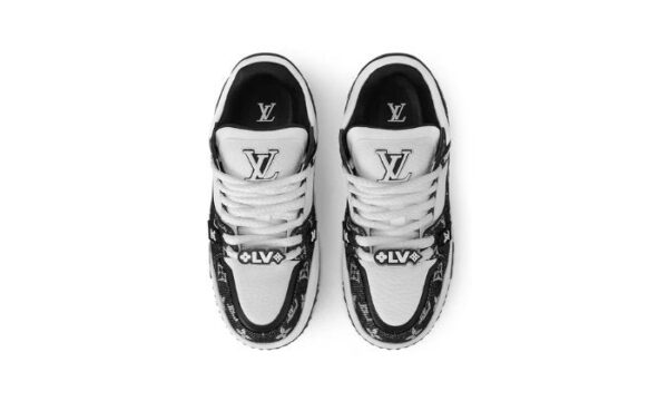 White Black Max