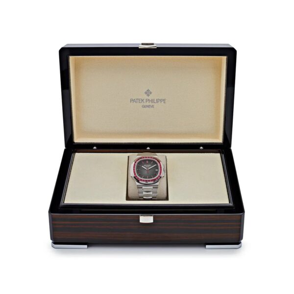 Nautilus 5711/112P-001 Platinum Grey Dial Ruby Bezel