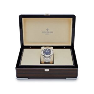 Nautilus 5811/1G-001 White Gold Blue Dial
