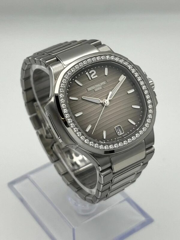 Nautilus 7118/1200A-011 Ladies' Steel Gray Dial Diamond Bezel (2023)